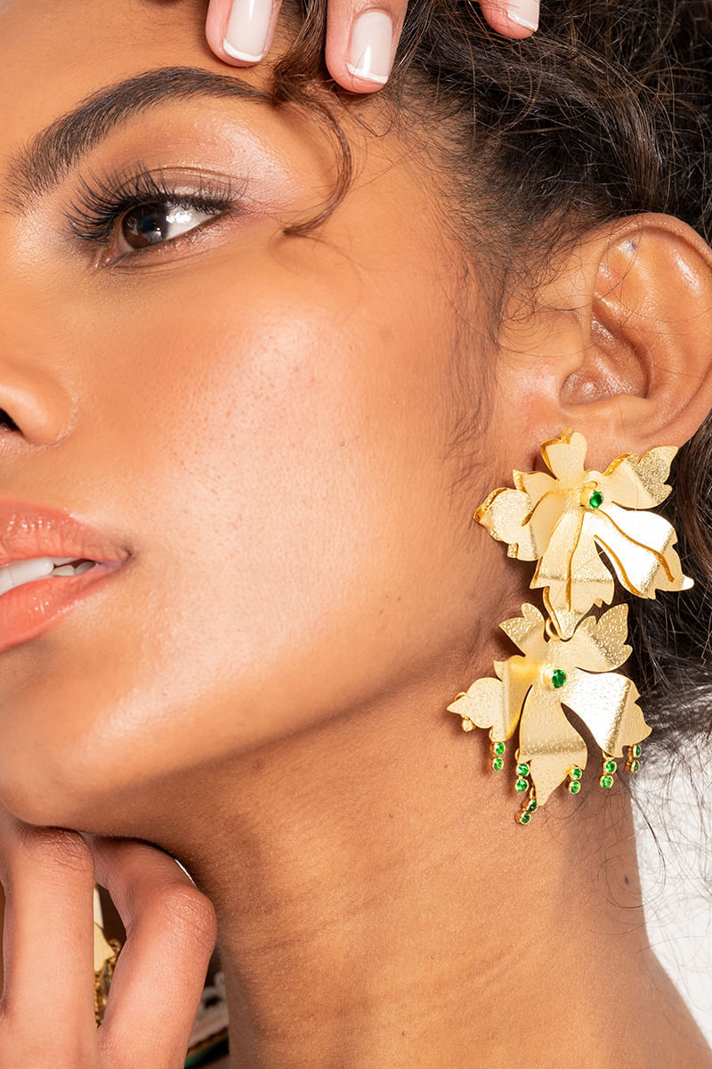 Aretes-hojas-de-parra-con-piedra