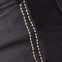 pantalon-con-insumo-en-el-costado
