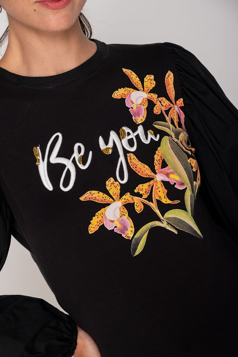 camiseta-bordada-y-estampada
