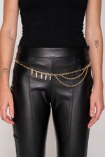 cinturon-con-cadenas-colgantes