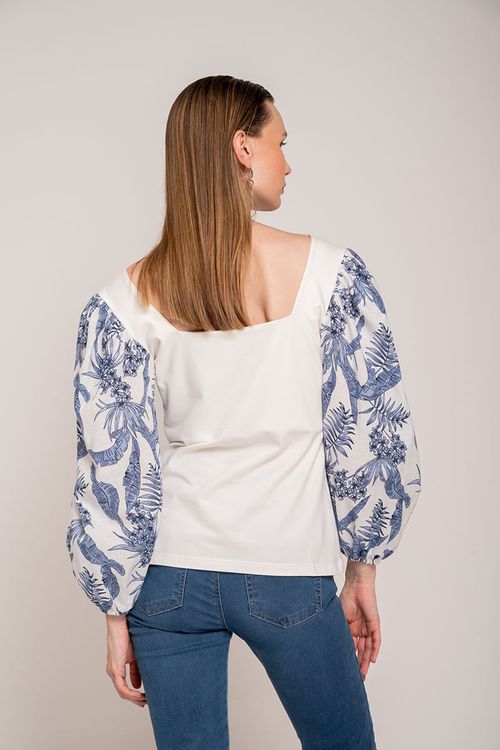 Camiseta con mangas bombachas
