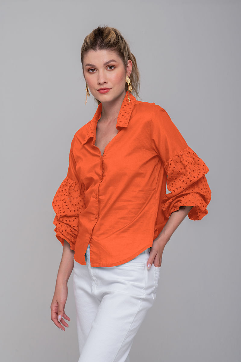 Camisa-con-mangas-englobadas