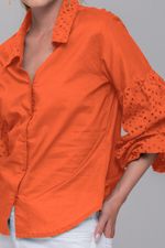 Camisa-con-mangas-englobadas