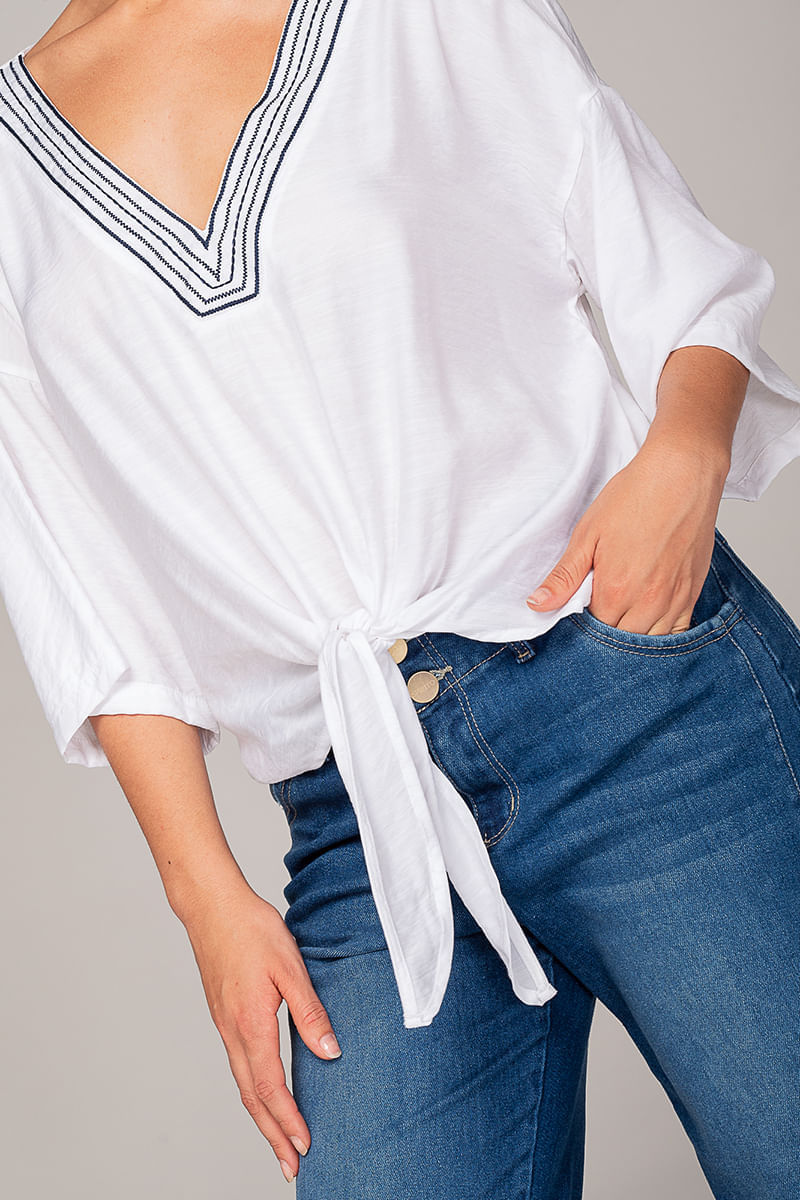 Blusa-bordada-anudada