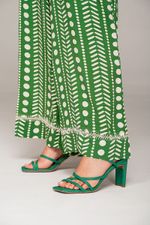Pantalon-palazzo-con-costuras-artesanales