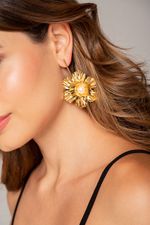 Aretes-flor-3D-con-perla